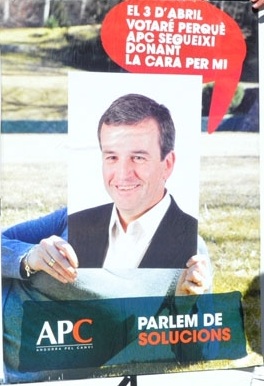 Detall del cartell electoral nacional, únic model, amb el líder de la candidatura.